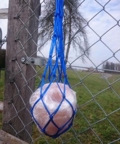 salz-in-netz-blau